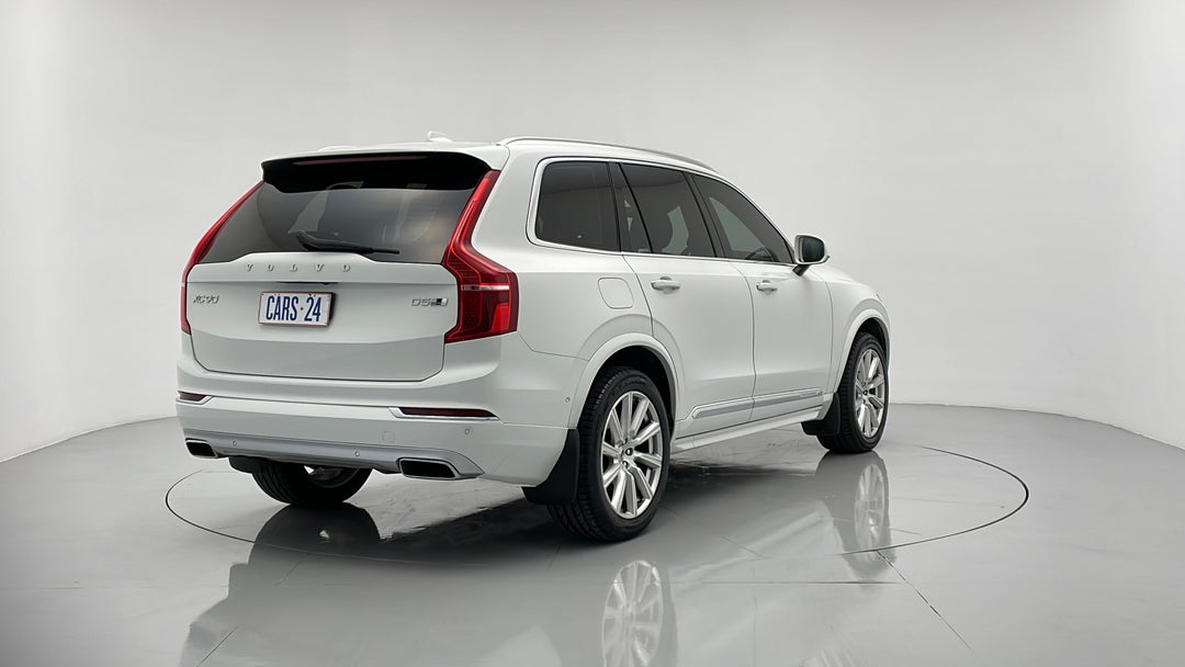 Right Back Diagonal (45- Degree) View