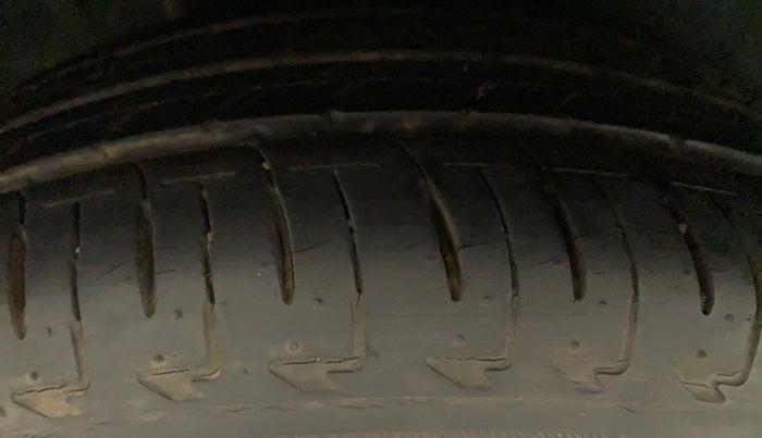 2017 Maruti IGNIS DELTA 1.2, Petrol, Manual, 18,499 km, Right Rear Tyre Tread