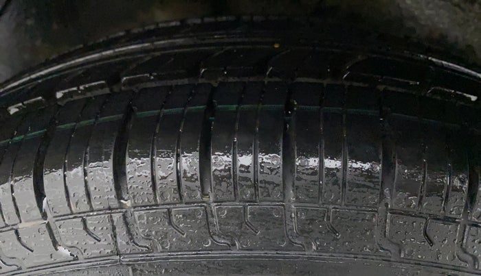 2011 Maruti Ritz VXI, Petrol, Manual, 71,841 km, Right Rear Tyre Tread