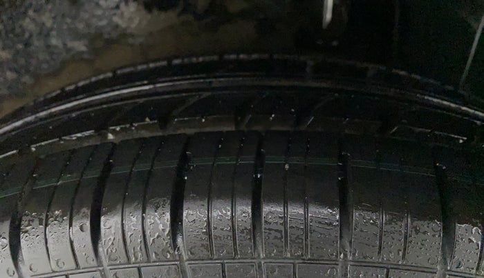 2011 Maruti Ritz VXI, Petrol, Manual, 71,841 km, Left Rear Tyre Tread