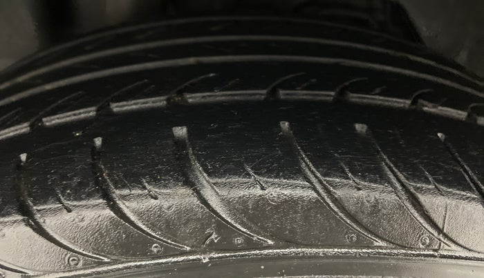 2017 Ford New Figo 1.5 TITANIUM, Diesel, Manual, 41,125 km, Left Rear Tyre Tread