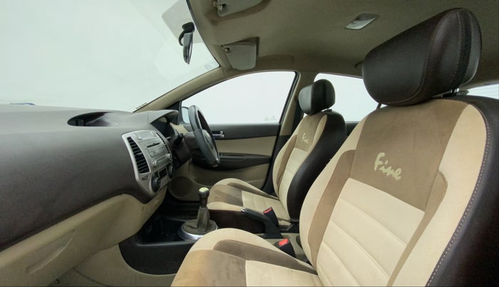 2011 Hyundai i20 SPORTZ 1.2, Petrol, Manual, 69,499 km, Right Side Front Door Cabin