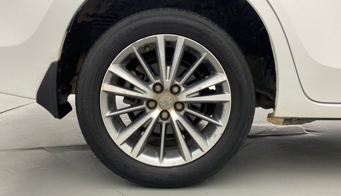 2015 Toyota Corolla Altis GL, Petrol, Manual, 45,170 km, Right Rear Wheel