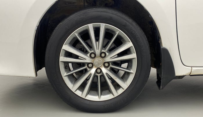 2015 Toyota Corolla Altis GL, Petrol, Manual, 45,170 km, Left Front Wheel