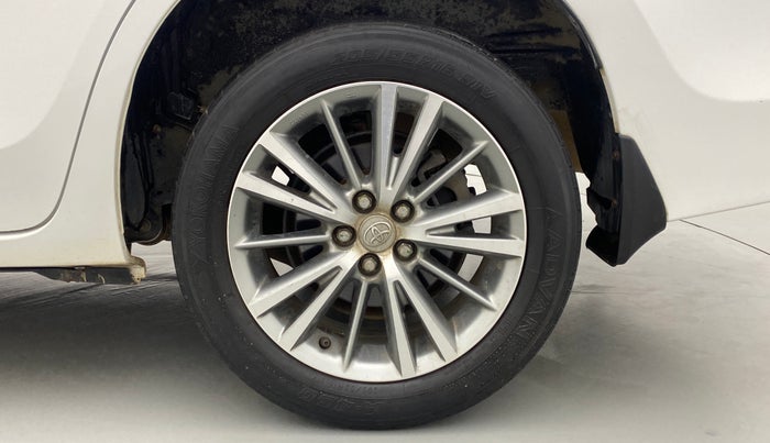 2015 Toyota Corolla Altis GL, Petrol, Manual, 45,170 km, Left Rear Wheel