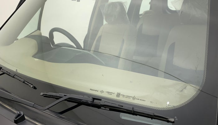 2023 Mahindra BOLERO NEO N 8, Diesel, Manual, 13,812 km, Front windshield - Minor spot on windshield