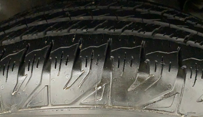 2023 Mahindra BOLERO NEO N 8, Diesel, Manual, 13,812 km, Right Front Tyre Tread