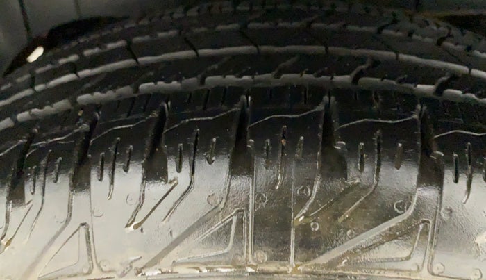 2023 Mahindra BOLERO NEO N 8, Diesel, Manual, 13,812 km, Right Rear Tyre Tread