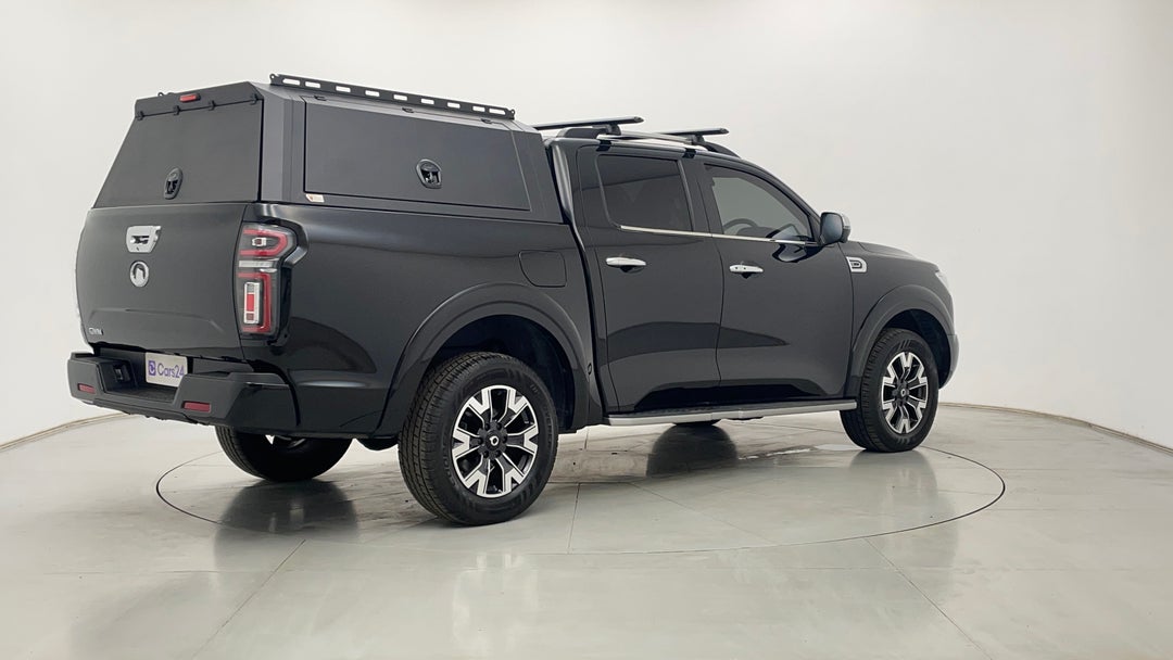 Right Back Diagonal (45- Degree) View