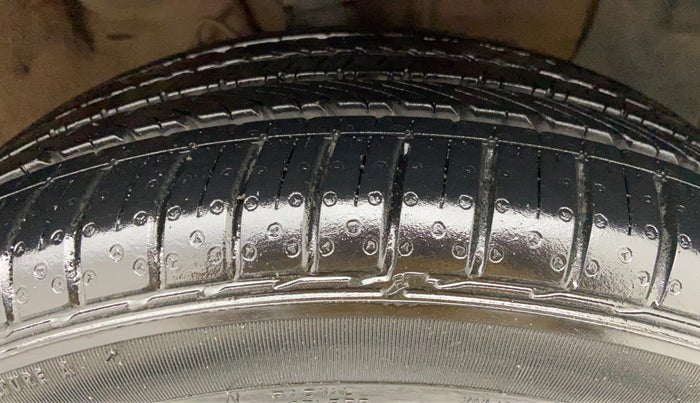 2015 Hyundai Elite i20 ASTA 1.4 CRDI, Diesel, Manual, 93,121 km, Right Front Tyre Tread
