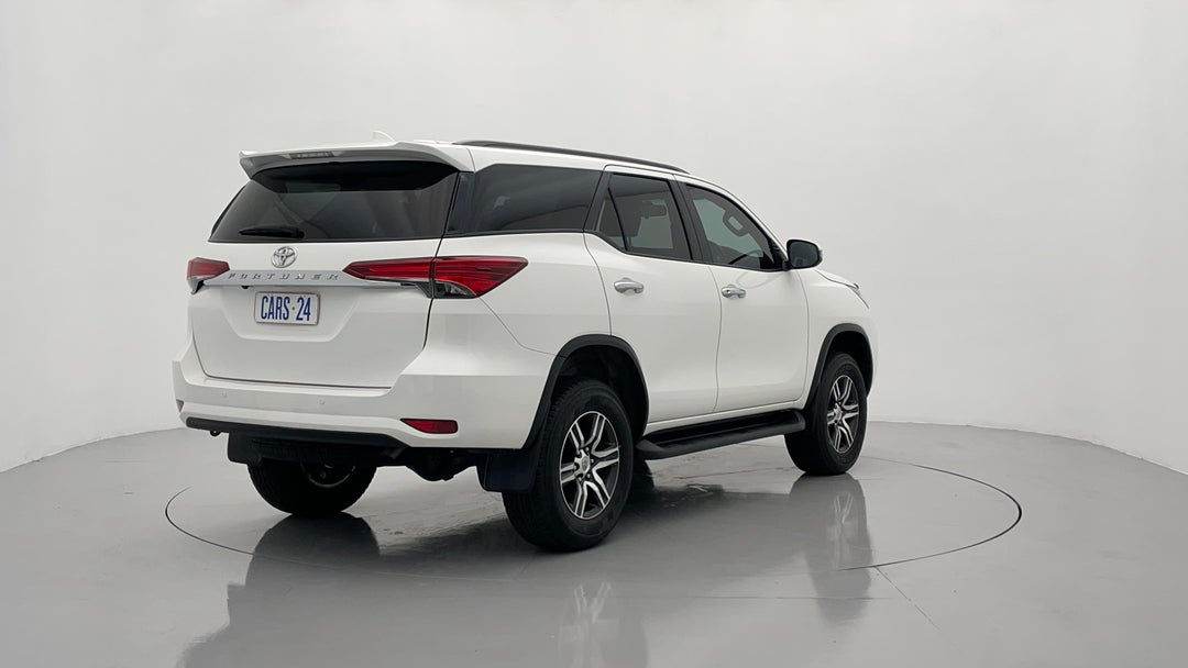 Right Back Diagonal (45- Degree) View