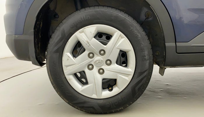 2020 Hyundai VENUE S 1.2, Petrol, Manual, 34,063 km, Right Rear Wheel