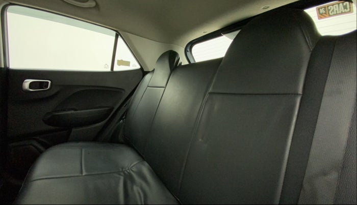 2020 Hyundai VENUE S 1.2, Petrol, Manual, 34,063 km, Right Side Rear Door Cabin