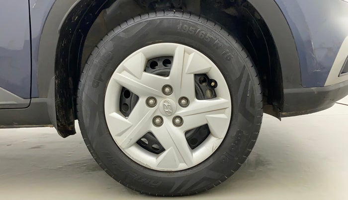 2020 Hyundai VENUE S 1.2, Petrol, Manual, 34,063 km, Right Front Wheel