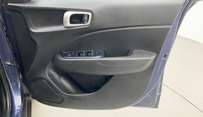 2020 Hyundai VENUE S 1.2, Petrol, Manual, 34,063 km, Driver Side Door Panels Control