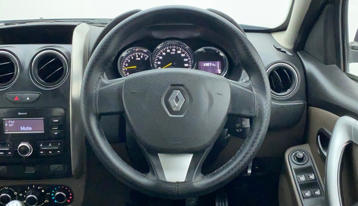 2017 Renault Duster RXL PETROL 104, Petrol, Manual, 33,494 km, Steering Wheel Close Up