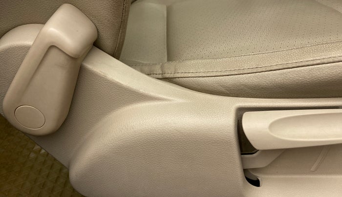 2012 Volkswagen Vento HIGHLINE DIESEL, Diesel, Manual, 68,321 km, Driver Side Adjustment Panel