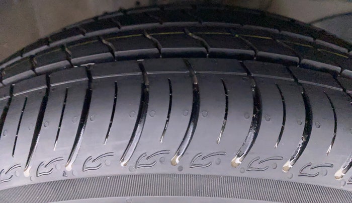 2014 Honda Brio 1.2 S MT I VTEC, Petrol, Manual, 35,602 km, Right Front Tyre Tread
