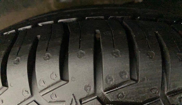 2010 Hyundai i10 MAGNA 1.1, Petrol, Manual, 99,122 km, Left Rear Tyre Tread