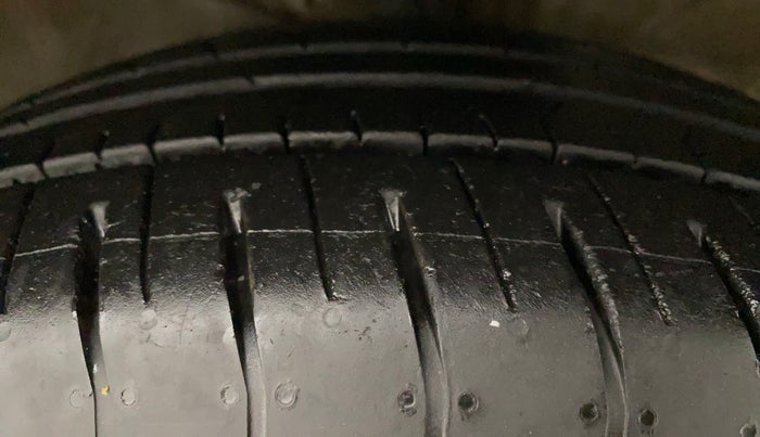 2018 Hyundai Creta E PLUS 1.6 PETROL, Petrol, Manual, 62,518 km, Right Front Tyre Tread