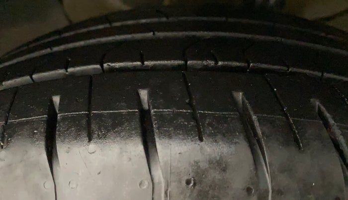 2018 Hyundai Creta E PLUS 1.6 PETROL, Petrol, Manual, 62,518 km, Left Front Tyre Tread