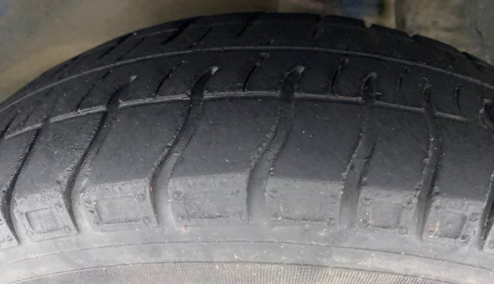 2018 Maruti Alto 800 LXI, Petrol, Manual, 50,603 km, Left Front Tyre Tread
