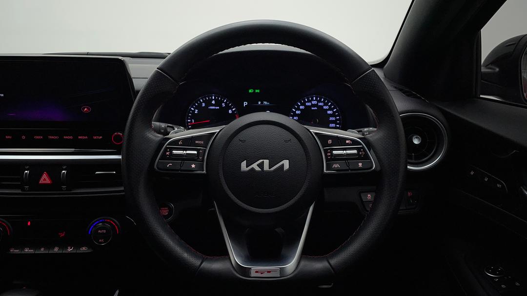 2021 Kia Cerato Gt (no Jbl Premium Sound), Automatic, 40815 km, Steering Wheel Close-up