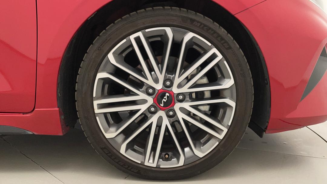 2021 Kia Cerato Gt (no Jbl Premium Sound), Automatic, 40815 km, Right Front Wheel