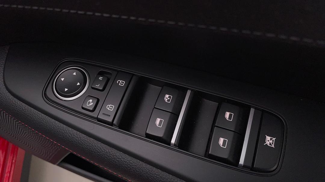 2021 Kia Cerato Gt (no Jbl Premium Sound), Automatic, 40815 km, Drivers Side Door Panel Controls