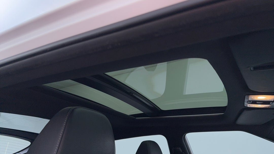 Interior Sunroof/Moonroof