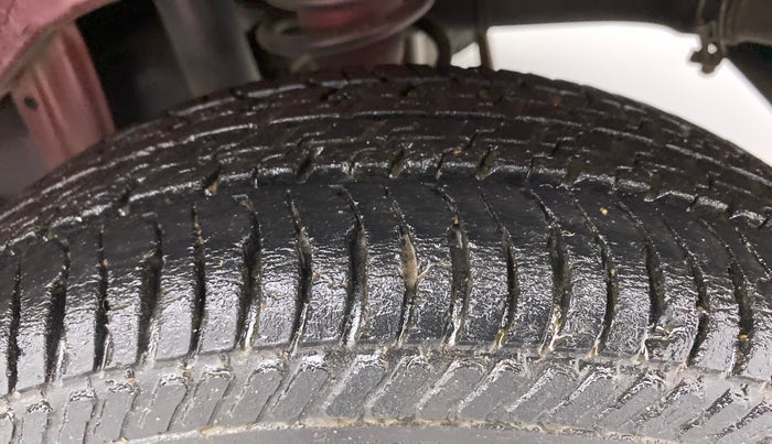 2014 Maruti Alto K10 VXI, Petrol, Manual, 26,536 km, Left Rear Tyre Tread