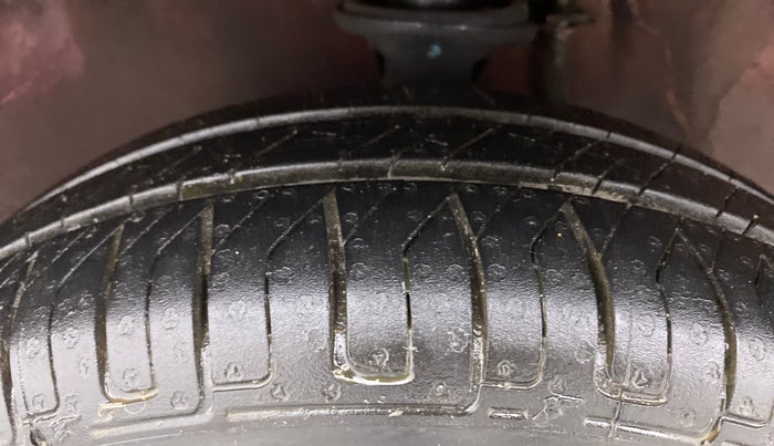 2014 Maruti Alto K10 VXI, Petrol, Manual, 26,536 km, Left Front Tyre Tread