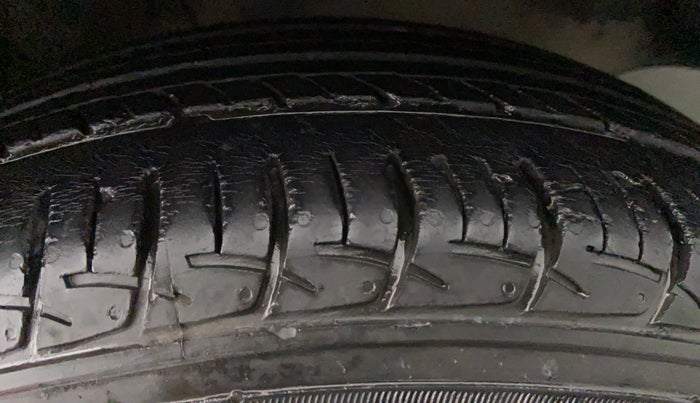 2018 Hyundai Elite i20 ASTA 1.2, Petrol, Manual, 27,933 km, Left Rear Tyre Tread