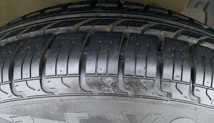 2014 Maruti Swift Dzire VXI 1.2 BS IV, Petrol, Manual, 35,765 km, Left Front Tyre Tread