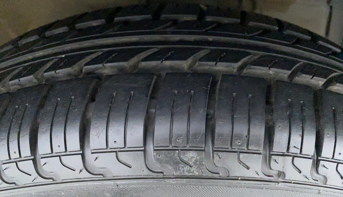 2014 Maruti Swift Dzire VXI 1.2 BS IV, Petrol, Manual, 35,765 km, Right Front Tyre Tread