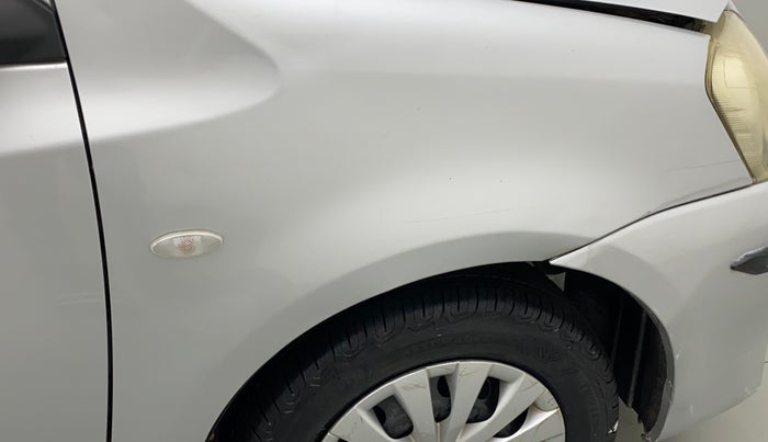 2013 Toyota Etios Liva GD, Diesel, Manual, 1,06,211 km, Right fender - Slightly dented
