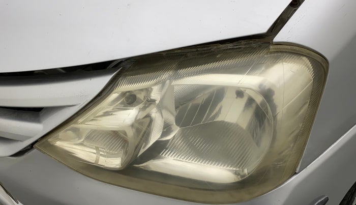 2013 Toyota Etios Liva GD, Diesel, Manual, 1,06,211 km, Left headlight - Faded