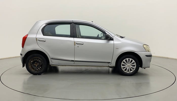 2013 Toyota Etios Liva GD, Diesel, Manual, 1,06,211 km, Right Side View