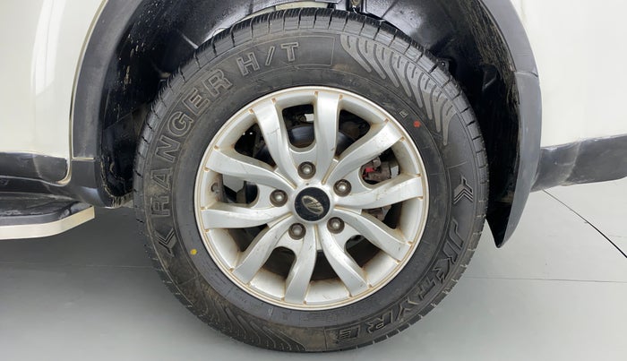 2015 Mahindra XUV500 W10, Diesel, Manual, 45,883 km, Left Rear Wheel
