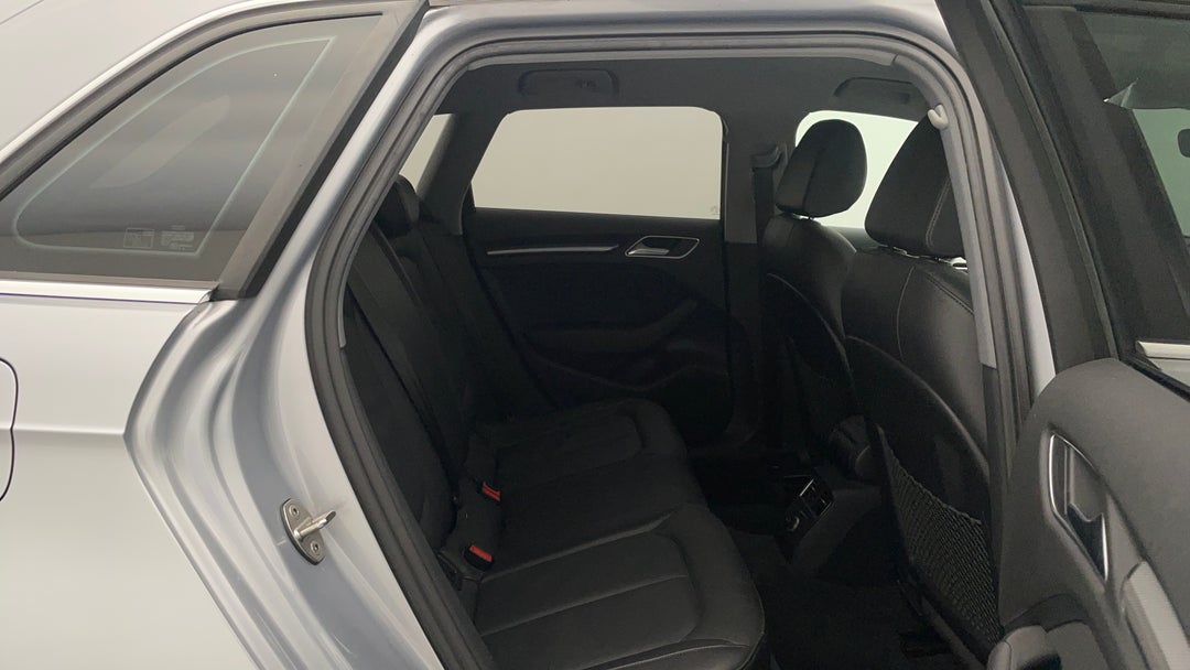 2019 Audi A3 35 Tfsi  (1.4 Tfsi Cod), Automatic, 84670 km, Right Side Rear Door Cabin View