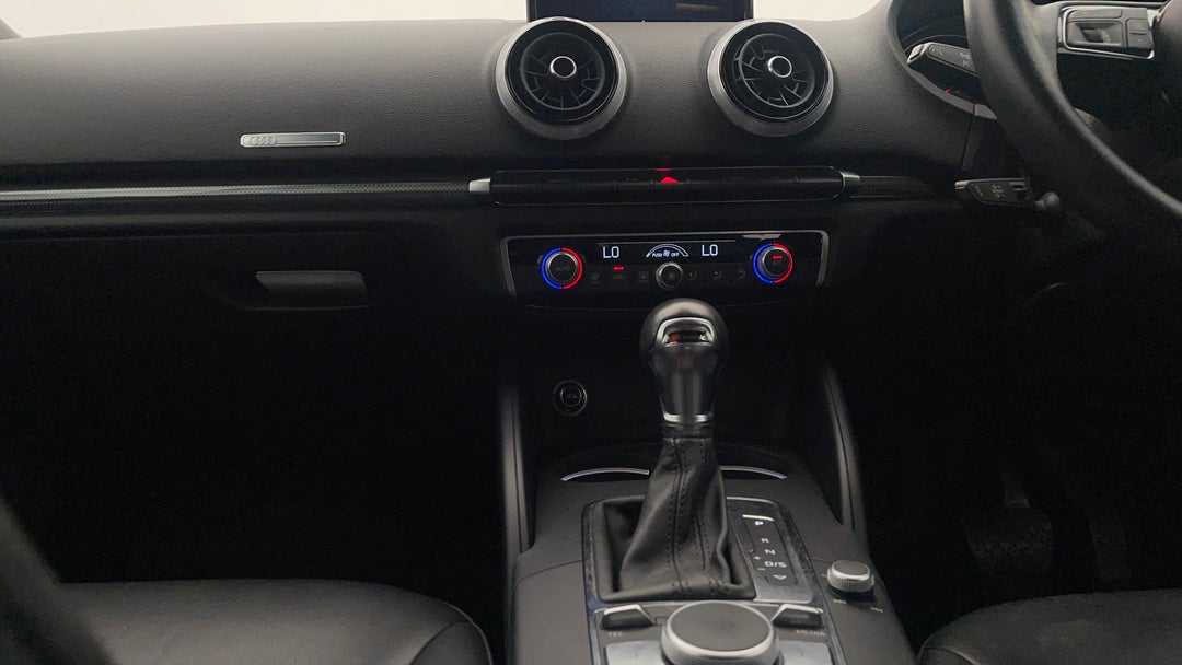 2019 Audi A3 35 Tfsi  (1.4 Tfsi Cod), Automatic, 84670 km, Center Console