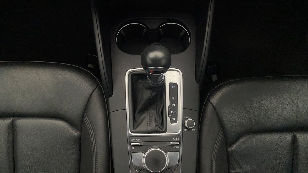 2019 Audi A3 35 Tfsi  (1.4 Tfsi Cod), Automatic, 84670 km, Gear Lever 