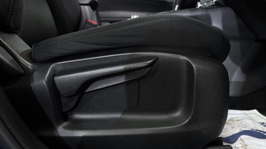 2023 Mazda CX-5 G25 Maxx Sport (FWD), Automatic, 48672 km, Drivers Side Adjustment Panel