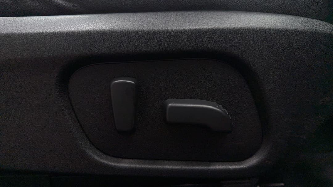 2016 Subaru Forester 2.0xt Premium, Automatic, 132427 km, Drivers Side Adjustment Panel
