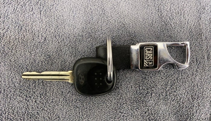 2012 Hyundai Eon ERA + SE, Petrol, Manual, 40,197 km, Key Close Up