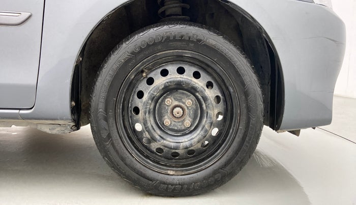 2013 Toyota Etios G, Petrol, Manual, 42,232 km, Right Front Wheel