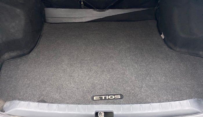 2013 Toyota Etios G, Petrol, Manual, 42,232 km, Boot Inside