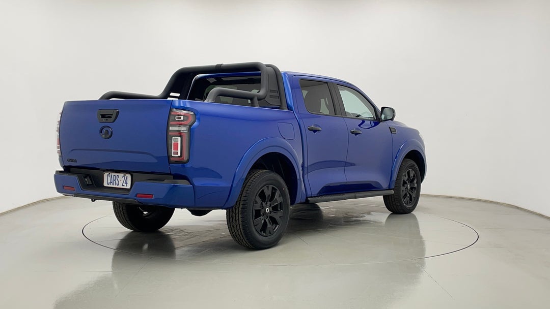 Right Back Diagonal (45- Degree) View