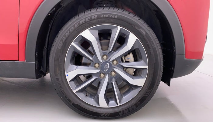 2021 Mahindra XUV300 W8(O), Diesel, Manual, 30,132 km, Right Front Wheel