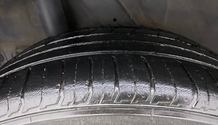 2022 Hyundai VENUE S (O) 1.0 TURBO IMT, Petrol, Manual, 24,228 km, Right Rear Tyre Tread